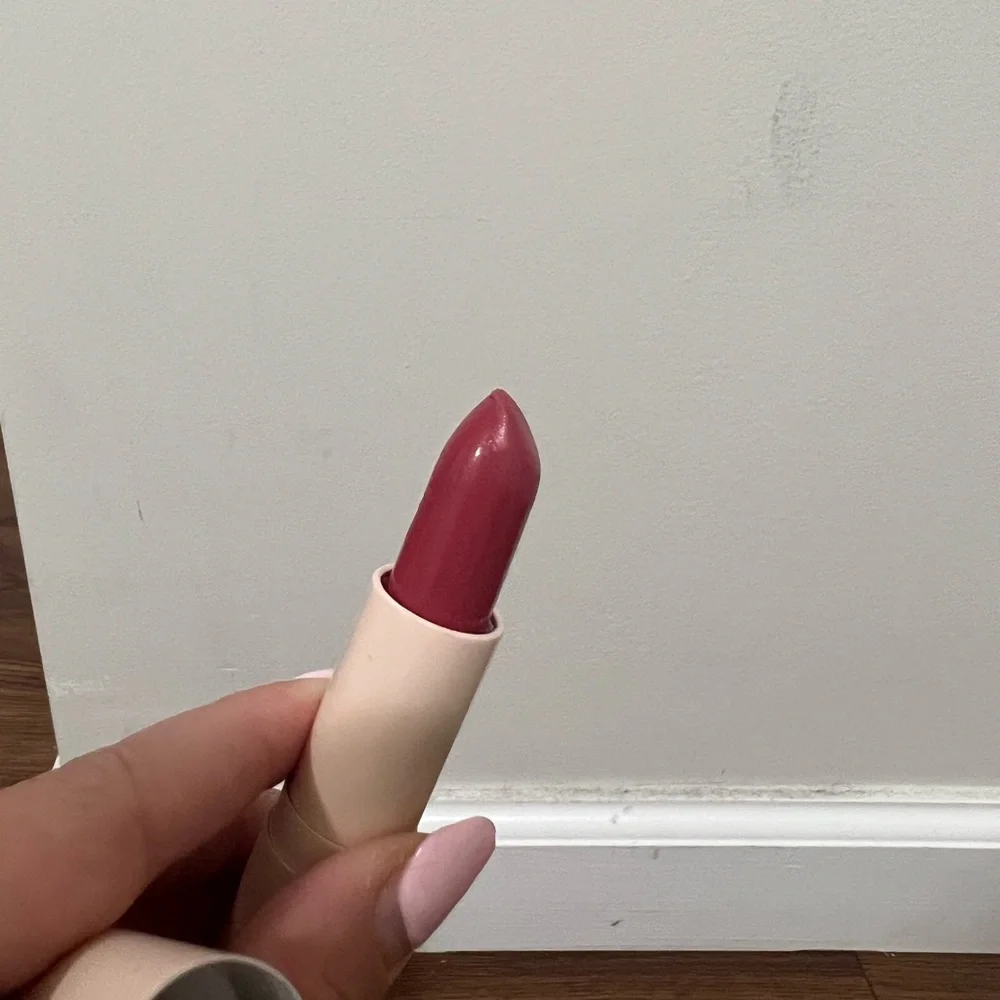 Doll 10 Bombshell Lipstick